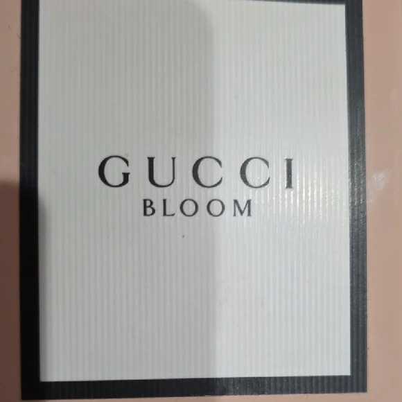 Gucci Bloom - Sophisticated Pink Essence - Picture 5 of 5